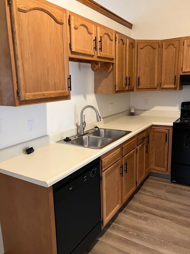 Building Photo - Updated Ranch with 2 Bedrooms, 1 Bath, and 1-Car Attached Garage in Troy, Ohio - Your Perfect Hom...