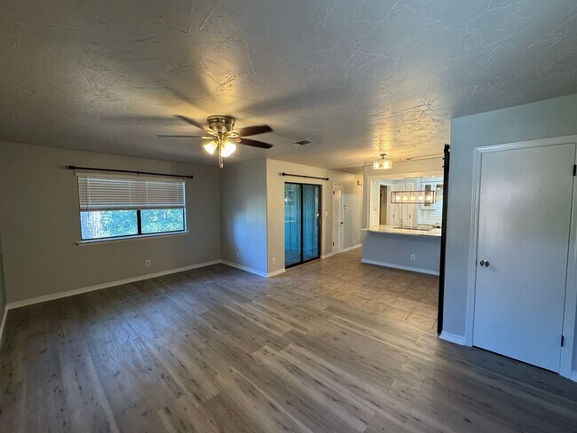 Building Photo - 500 Grant St