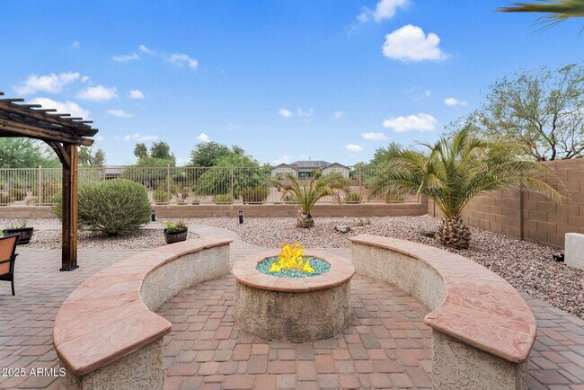 Building Photo - 6550 W Desert Blossom Way