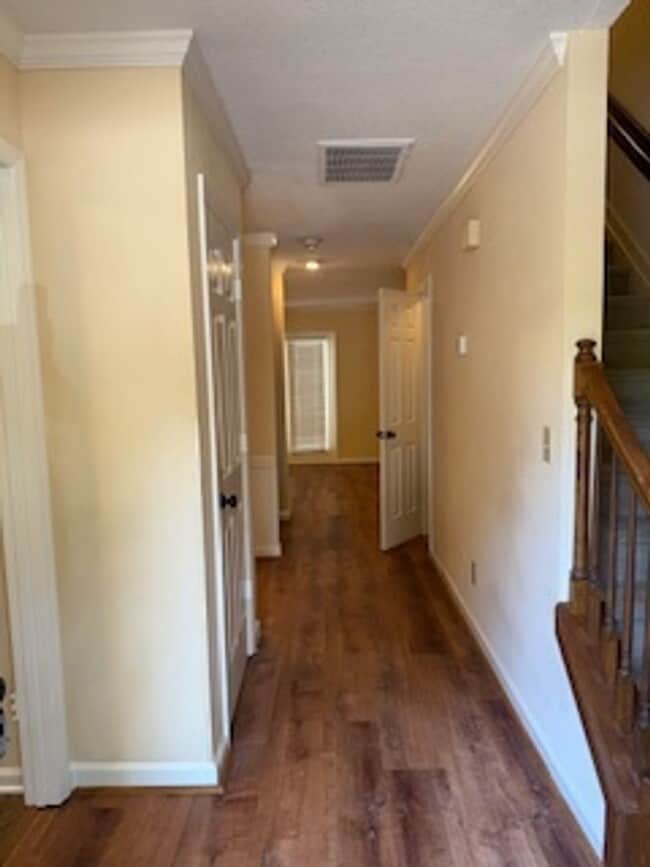 Building Photo - 3205 Coachman's Way