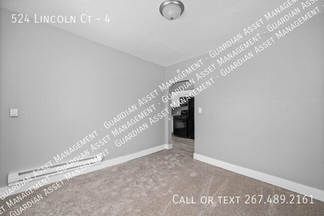 Building Photo - New renovation available to tour now!