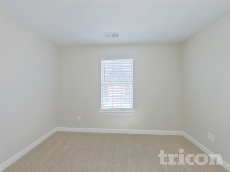 Building Photo - 2625 Sierra Chase Dr