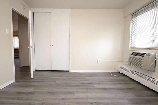 Building Photo - 2101 Chestnut St