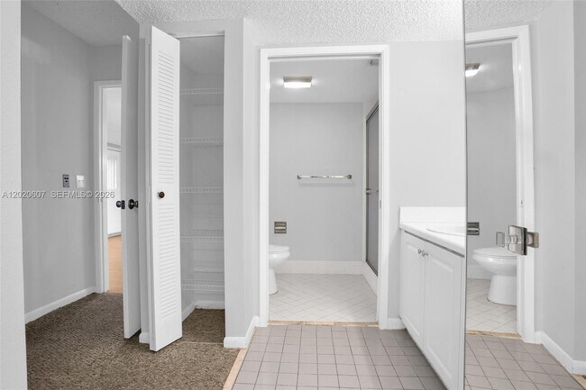Building Photo - 900 SW 142nd Ave