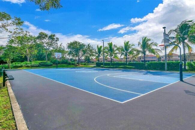 Building Photo - 19381 Stonebrook St