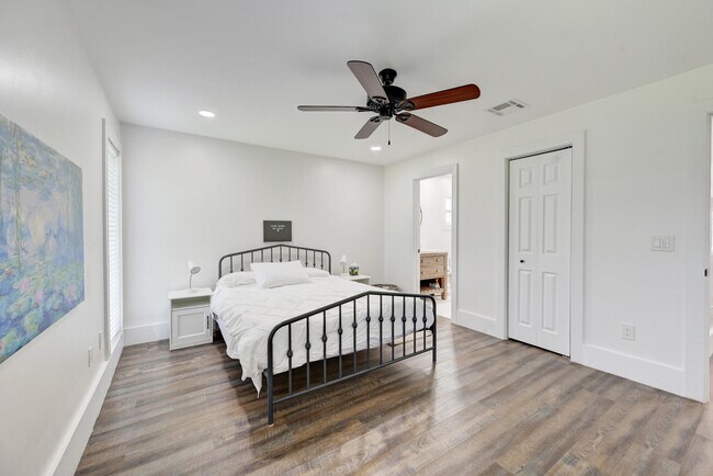Building Photo - 2756 Carnation Ct