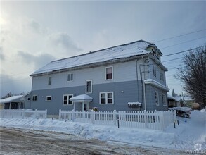 Building Photo - 369 Reiman St