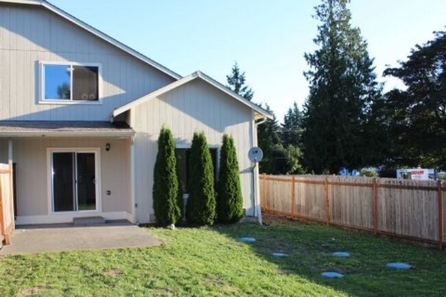 Building Photo - Fantastic 3 bed/2.5 bath