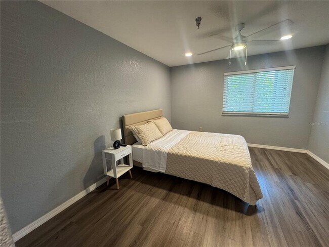 Building Photo - 10265 Gandy Blvd N