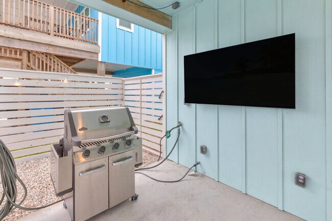 Building Photo - 119 6th St