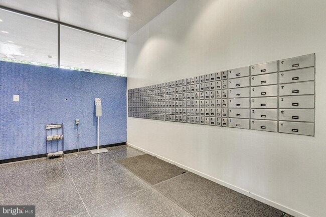 Building Photo - 1311 Delaware Ave SW
