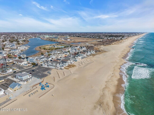 Building Photo - 55 Beach Front