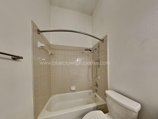 Building Photo - 7513 Silverthorn Dr