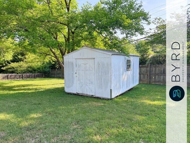 Building Photo - 7736 Turf Ln