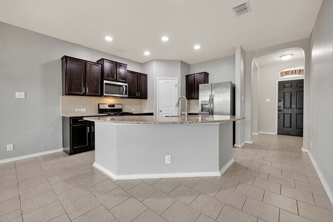 Building Photo - Beautiful 5-Bedroom Home for Rent in Valley Ranch!