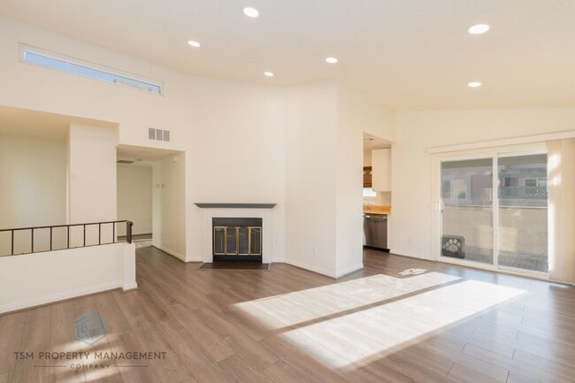 Building Photo - 8407 Spring Desert Pl