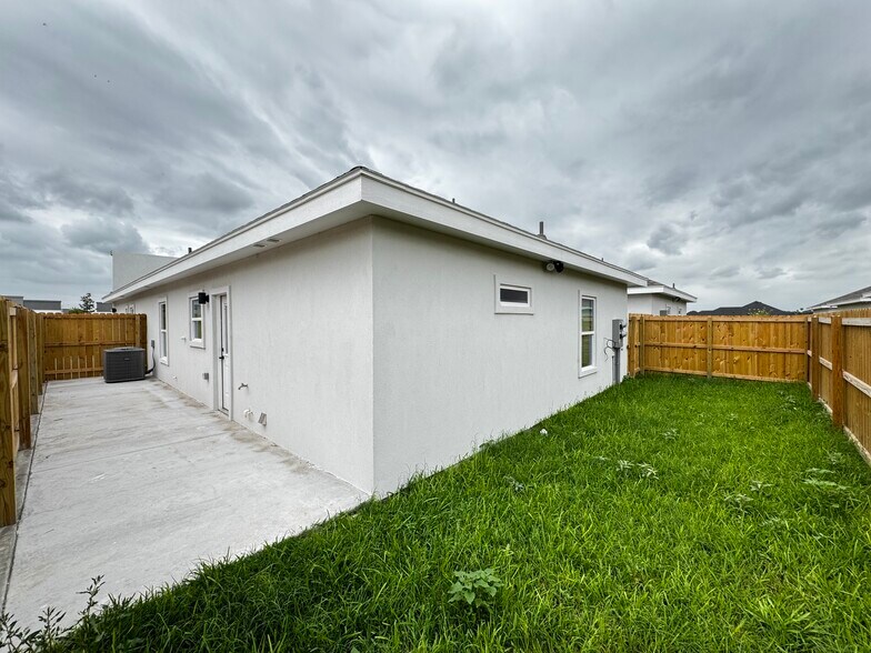 Building Photo - 3304 Whetstone Ave