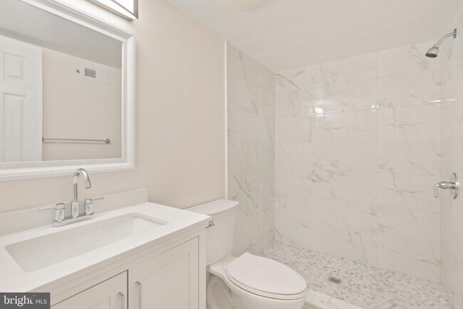 Building Photo - 12608 Farnell Dr