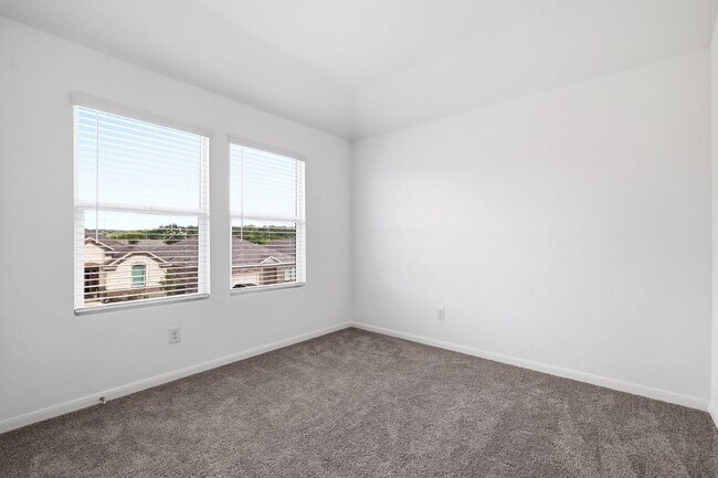 Building Photo - 14014 Roller Mls