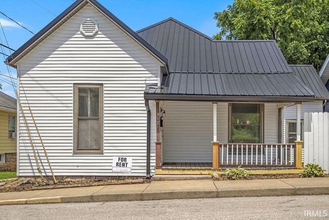 Primary Photo - 317 E Smith Ave