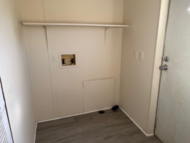 Building Photo - 835 Milford Rd