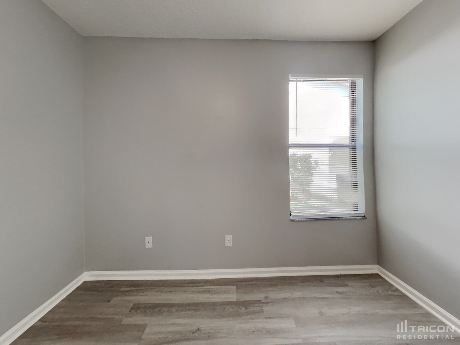 Building Photo - 1707 Ashwood Cir