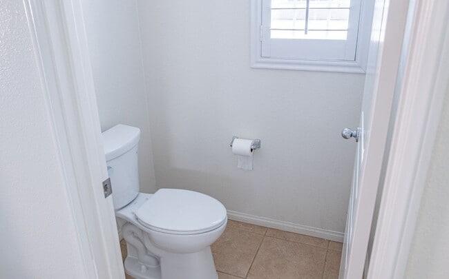 Building Photo - 4230 Vía Angelo