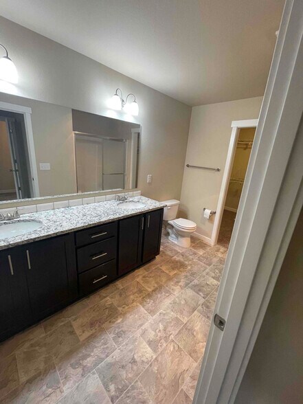 Building Photo - 1903 Ahlers Ave