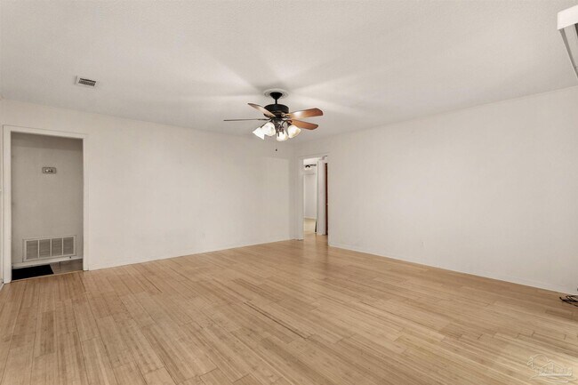 Building Photo - 4910 La Ventana Cir