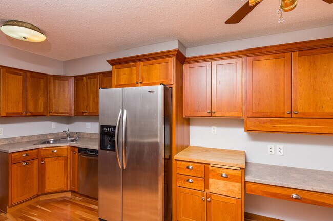 Building Photo - 3084 Parkwild Dr