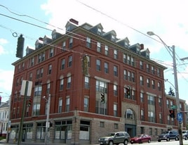 Building Photo - 79 Bramhall St