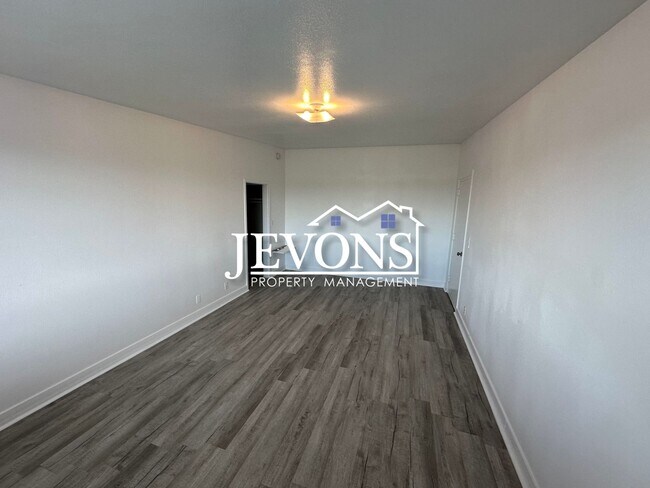 Building Photo - Wingspan Landing - 6379 Arnold Dr NE, Moses Lake, WA 98837