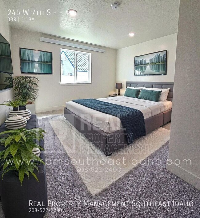 Building Photo - 245 W 7th S