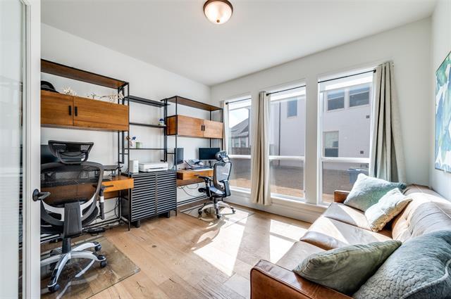 Building Photo - 8433 Colburn