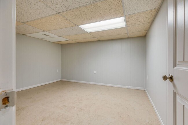 Building Photo - Spacious 3-Bedroom Home with Finished Base...