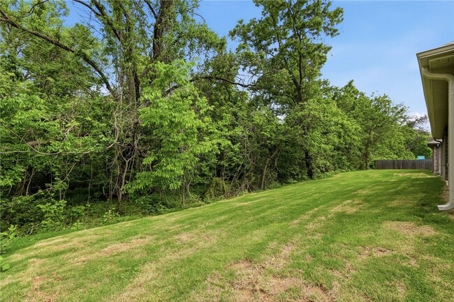 Building Photo - 1315 Valley Dr