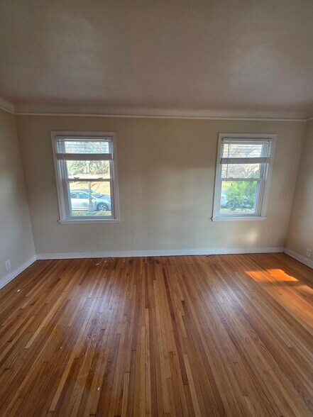 Building Photo - 2056 Bayard Ave