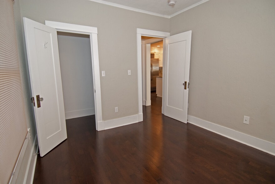 Front Bedroom (10'10" x 9'9") with walk-in closet - 60 W Lewis Ave