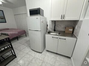 Building Photo - 8442 SW 103rd Ave