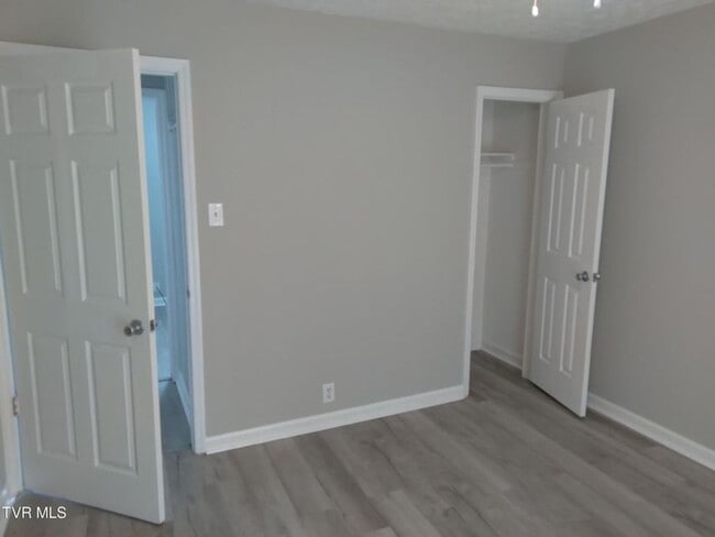 Building Photo - 416 Cherokee Village Dr