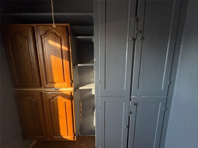 Building Photo - 16 Elm St