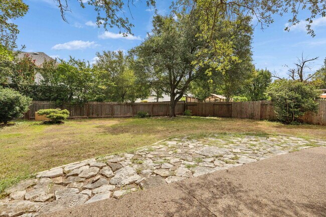Building Photo - Charming Home in the Coveted River Place Community 5407 Merrywing Circle, Austin, TX 78730