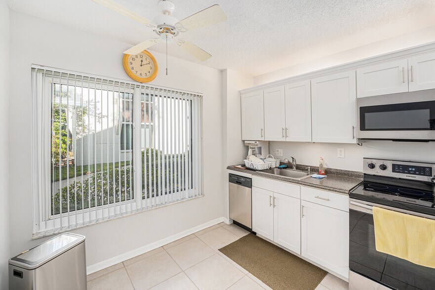 Building Photo - 2211 Belleair Rd