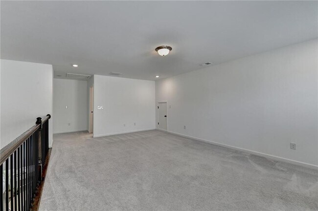 Building Photo - 5650 Bergeson Wy