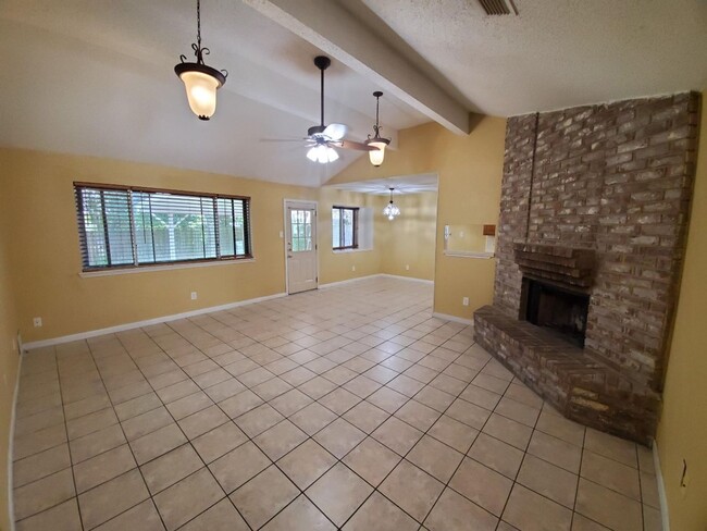 Building Photo - 2501 Cedar Ln