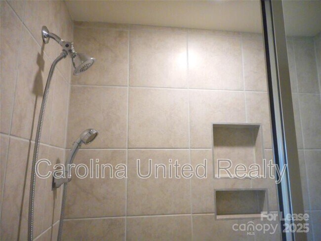 Building Photo - 5224 Maynard Hl Dr