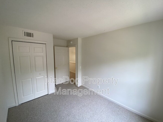 Building Photo - 106 Batley Ct