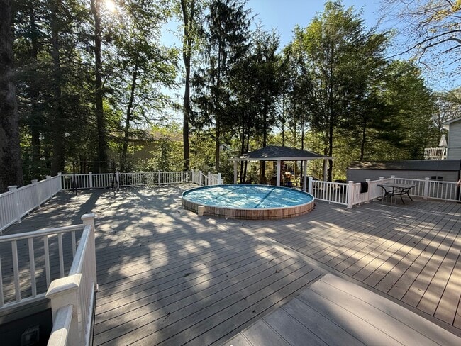 Building Photo - 2131 Freedom Way