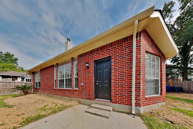 Building Photo - 2606 Spring Chase Dr
