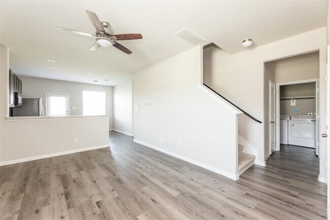 Building Photo - 3007 Orchid Ranch Dr